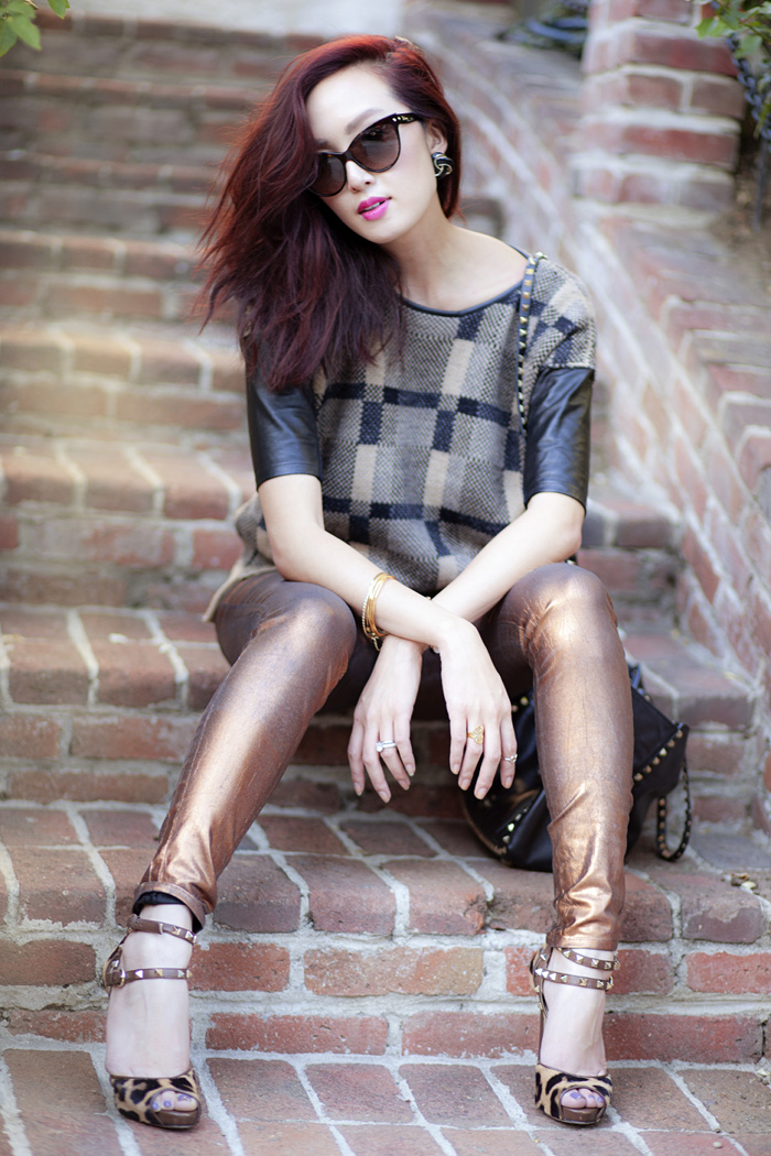 Jbrand_metallic_skinny_jeans_valentino_rockstud_leopard_sandals_3
