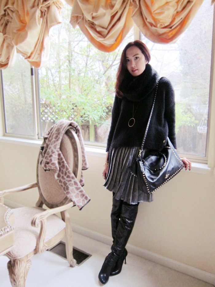 Valentino_Bow_overtheknee_boots_jennifer_zeuner_necklace