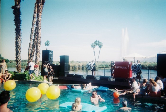 Chriselle_lim_Coachella_2013_Juicychella_whowhatwear_18