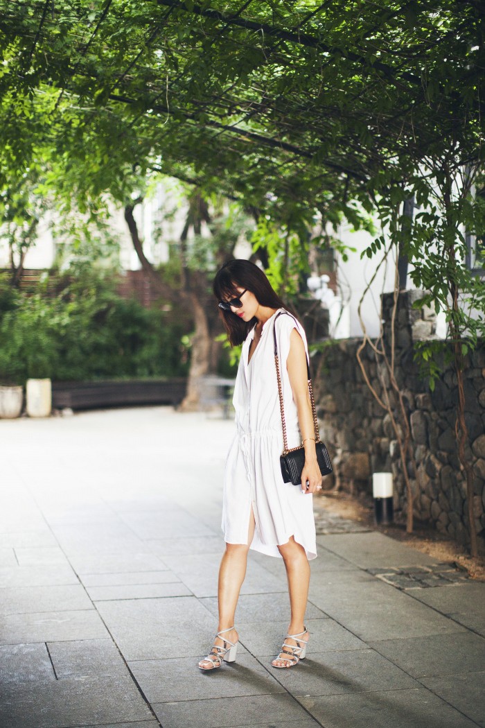 Chriselle_lim_Seoul_Korea_garosugil_Aimee_Song_songofstyle_chanel_boy_python_bag_2