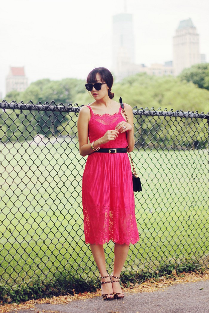 Chriselle_lim_central_park_New_York_city_valentino_Rockstud_Leopard_heels_3