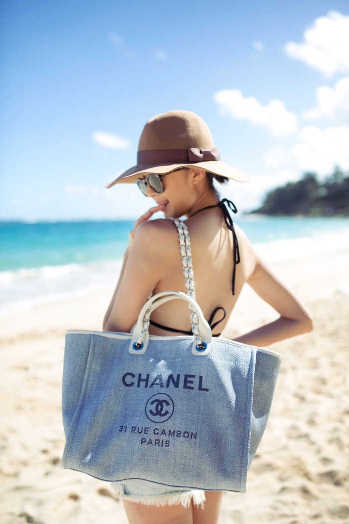 Chriselle_lim_chanel_rue_cambon_denim_tote_One_teaspoon_cutoff_shorts_Hawaii-700x1050