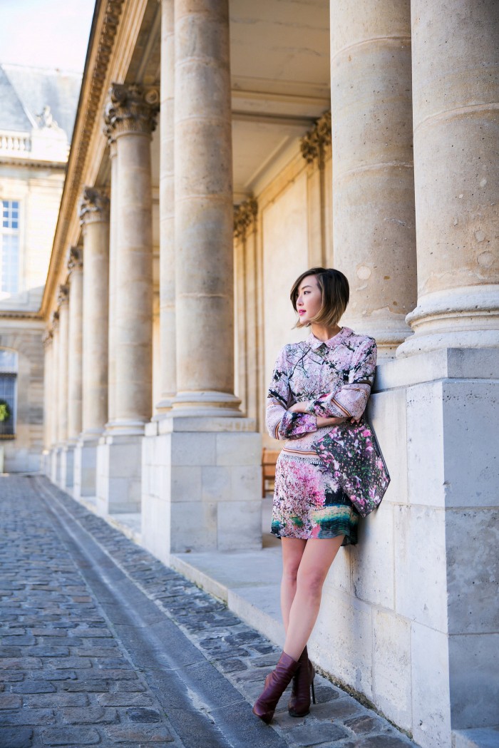 Mary_Katrantzou_dress_lyst_Chriselle_Lim_givenchy_floral_clutch_theChrisellefactor_paris_fashion_week_4