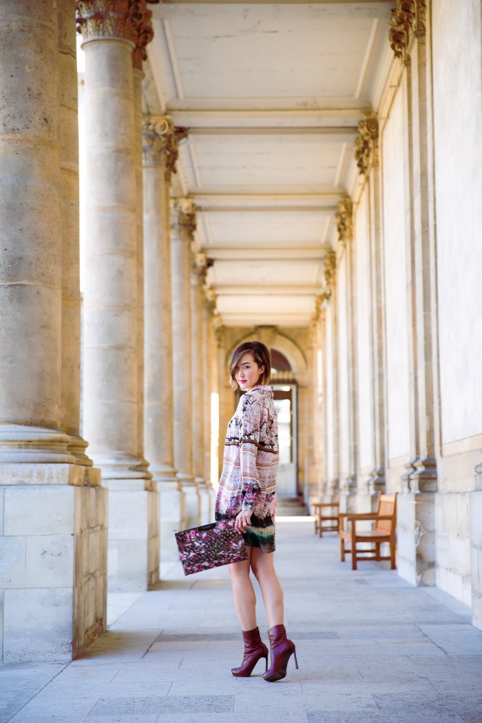 Mary_Katrantzou_dress_lyst_Chriselle_Lim_givenchy_floral_clutch_theChrisellefactor_paris_fashion_week_5