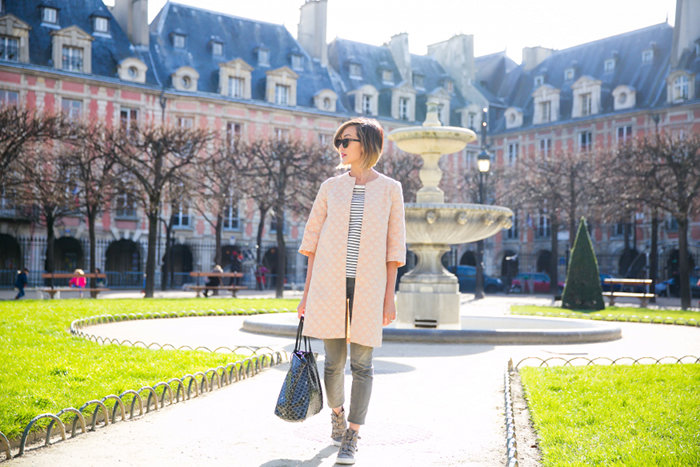 v73_miami_bag_CHriselle_Lim_paris_fashion_week_ash_wroldwide_sneakers_vivian_chan_coat_5