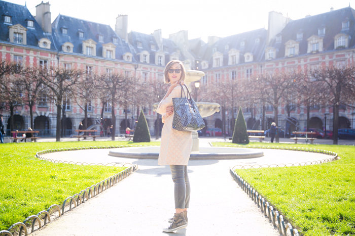 v73_miami_bag_CHriselle_Lim_paris_fashion_week_ash_wroldwide_sneakers_vivian_chan_coat_6