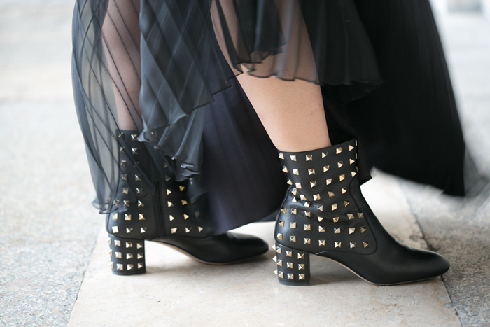chriselle_lim_sarah_Baadarani_sheer_Skirt_Valentino_rockstud_booties_Paris_Fashion_week_France_6