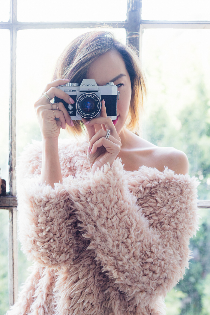 chriselle_lim_karen_chen_cozy_office_4