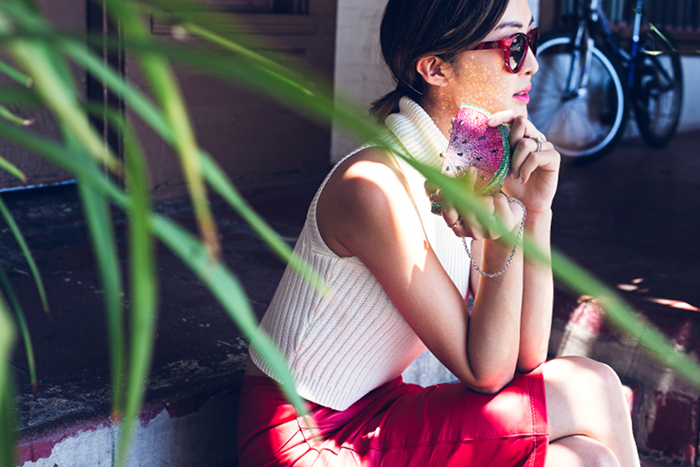 judih_leiber_watermelon_diamond_clutch_lovers_and_friends_crop_top_turtleneck_house_of_harlow_Red_sunglasses_nasty_Gal_collection_skirt_4