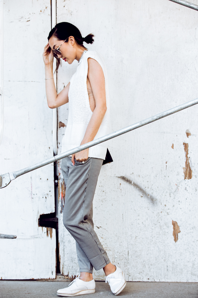 chriselle_lim_choker_necklace_white_sweater_plaid_pants-1-6