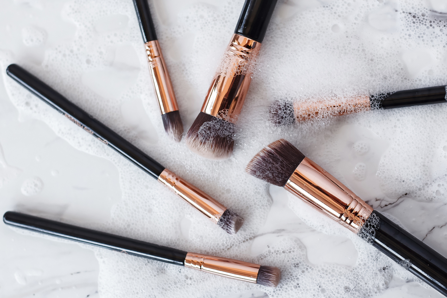 How to Clean your Makeup Brushes Properly - The Chriselle Factor